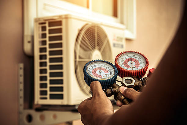 Professional Ac Installation technician working in Green Lane, PA